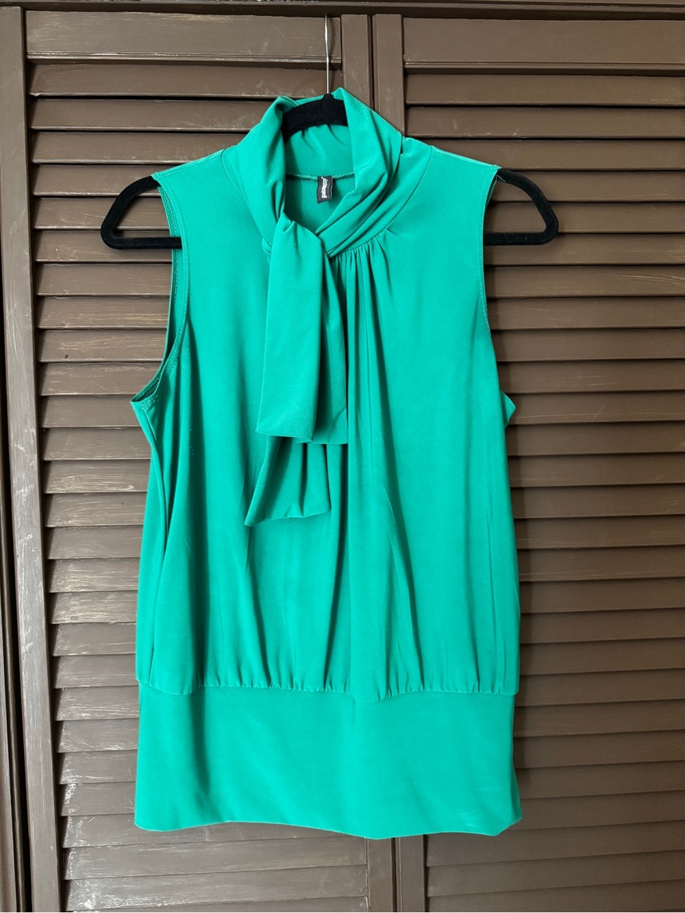 Jason Maxwell Green Solid Mock Neck Tie Accent Sleeveless Pullover Blouse M